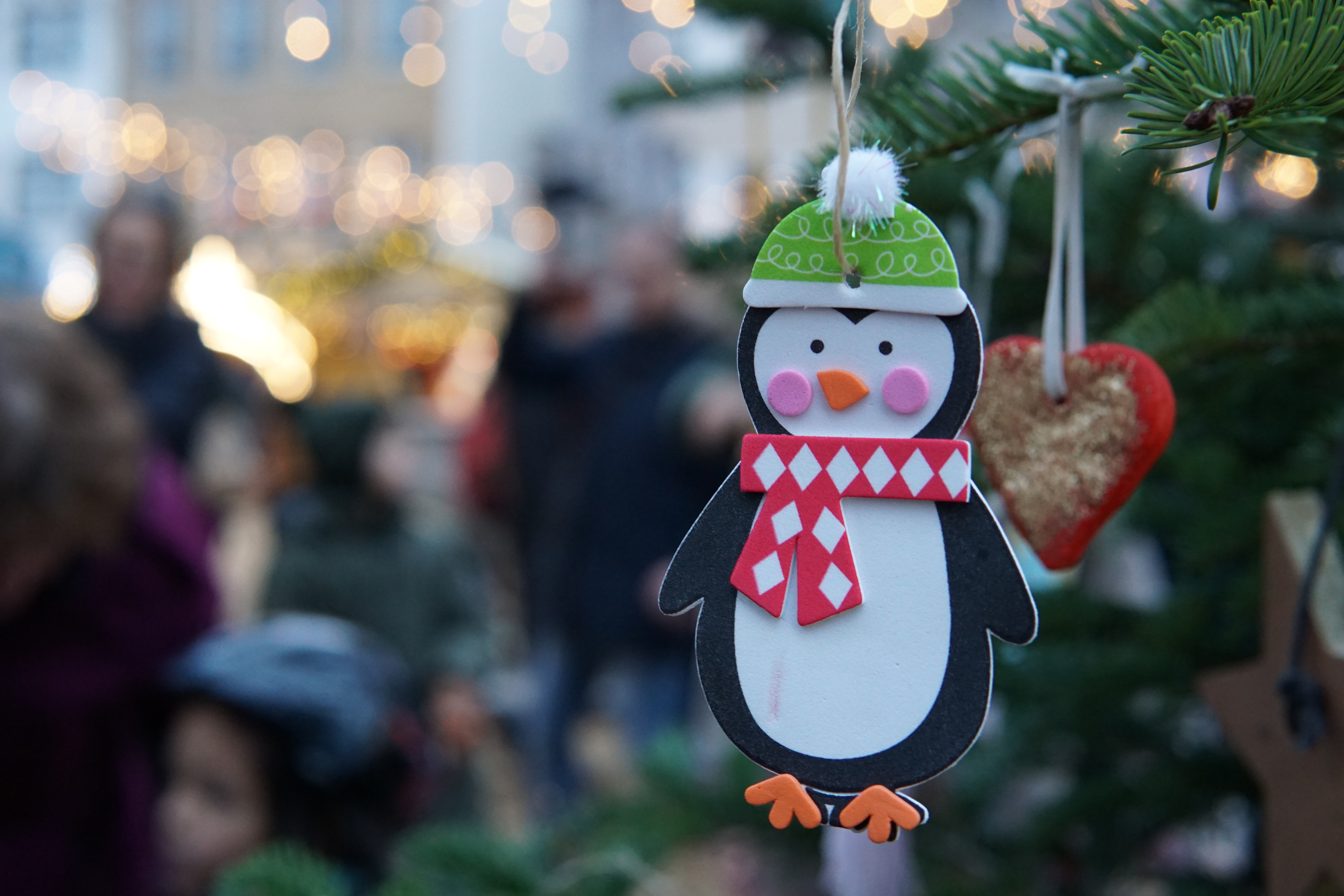 Ein Pinguin als Christbaumanhänger