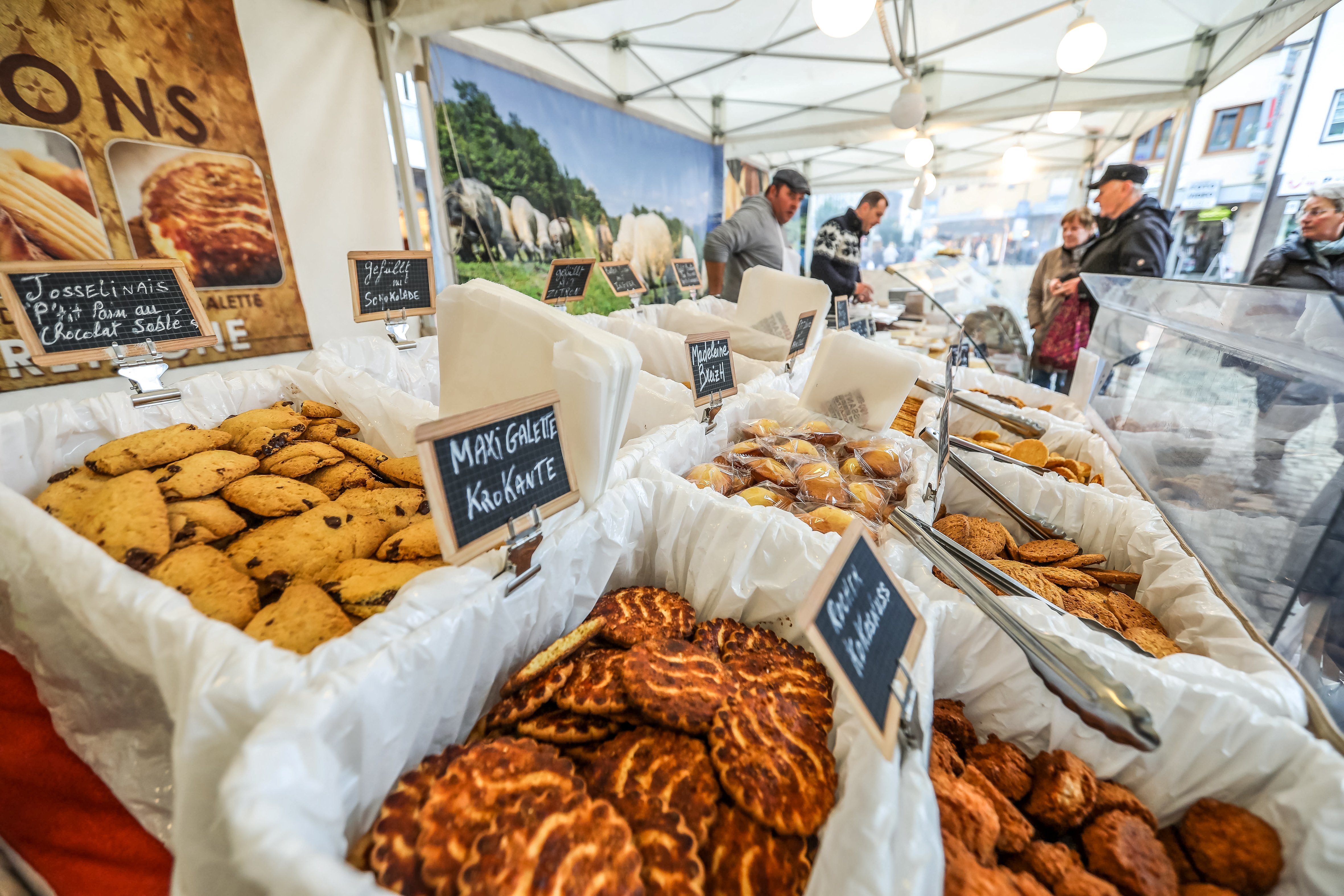 Verschiedene Gebäcksorten beim Französischen Markt