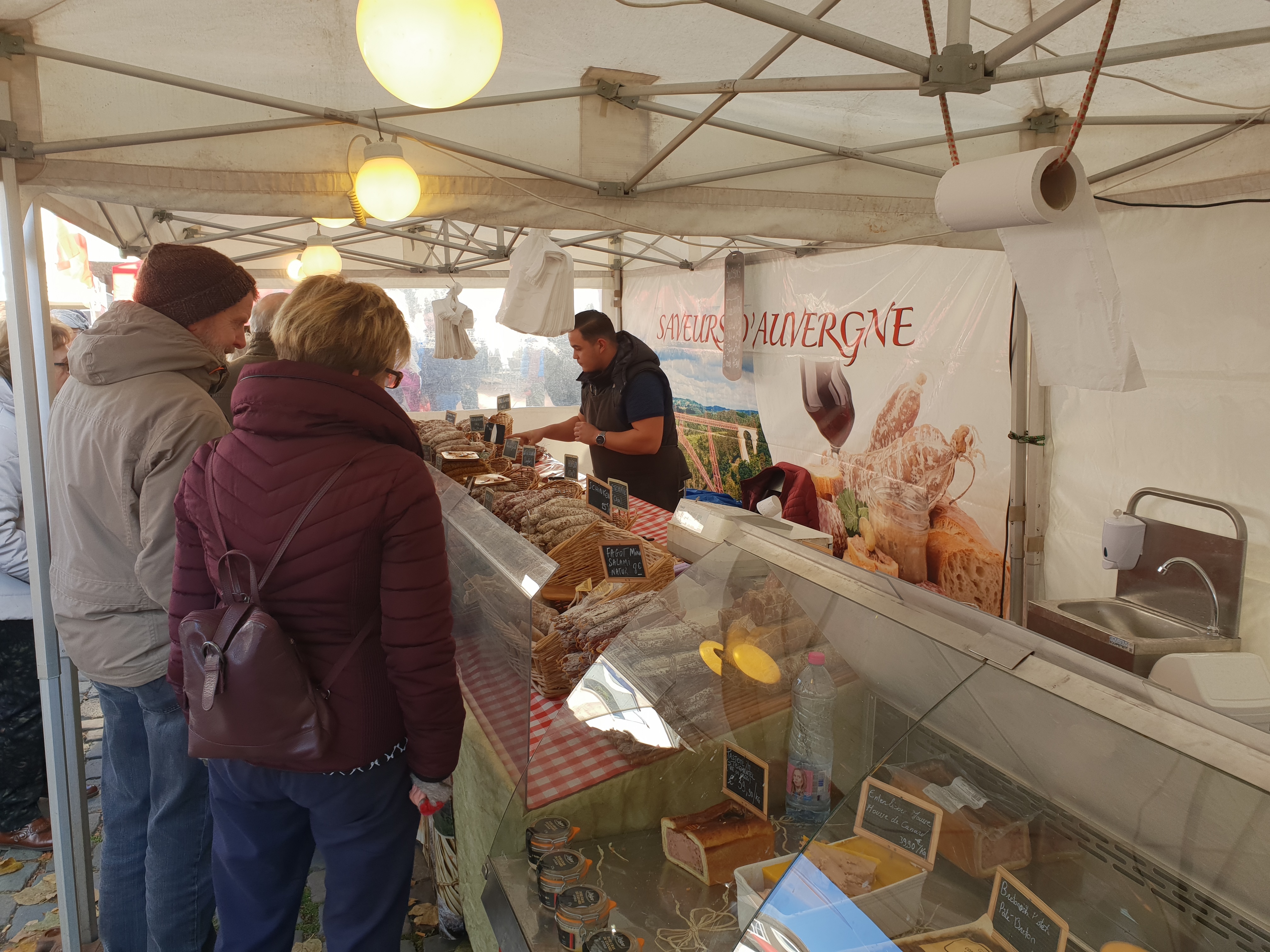 Wurststand beim Französischen Markt