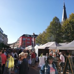 Viele Gäste beim Kulinarischen Treff am Marktplatz