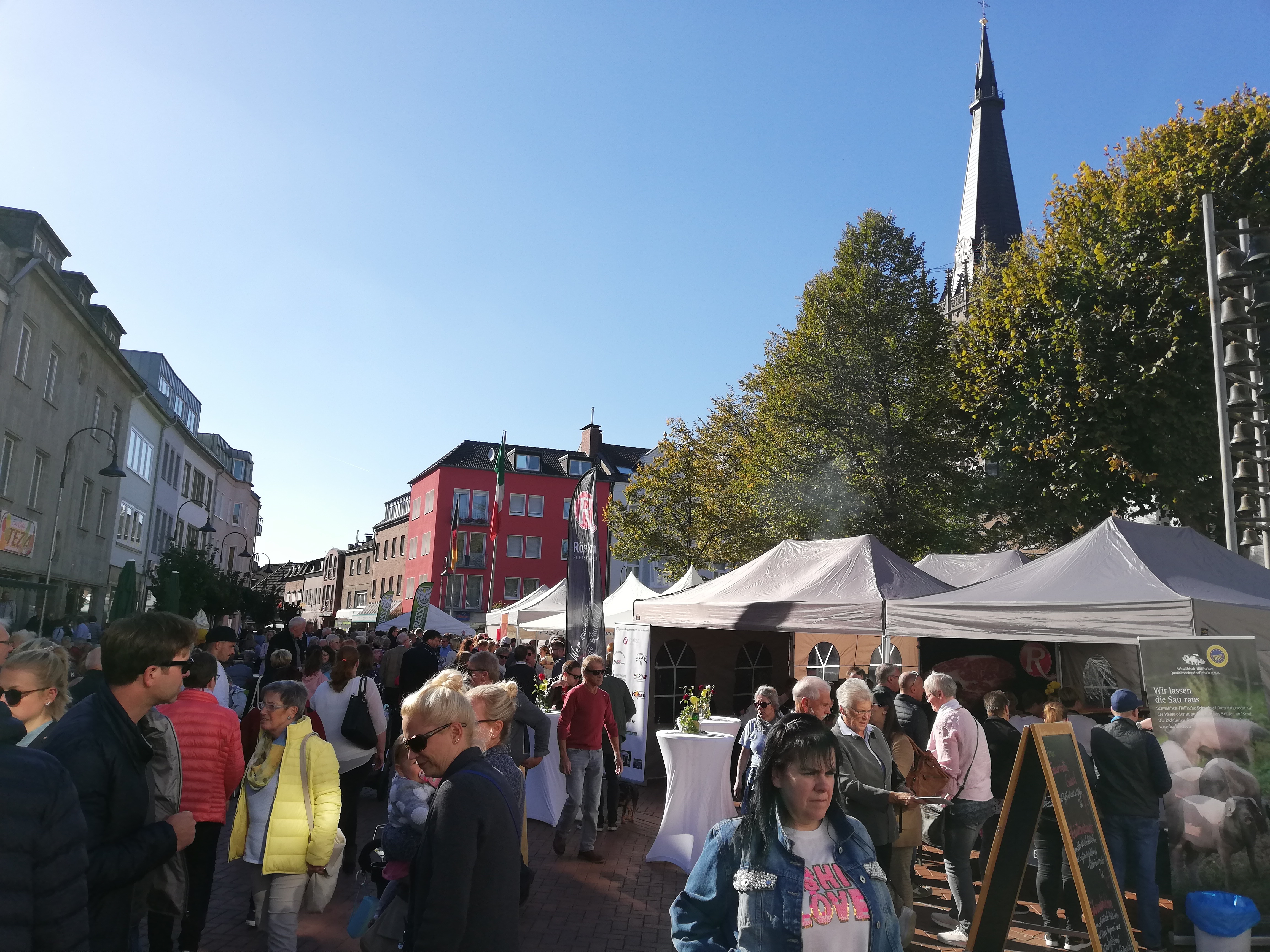 Viele Gäste beim Kulinarischen Treff am Marktplatz