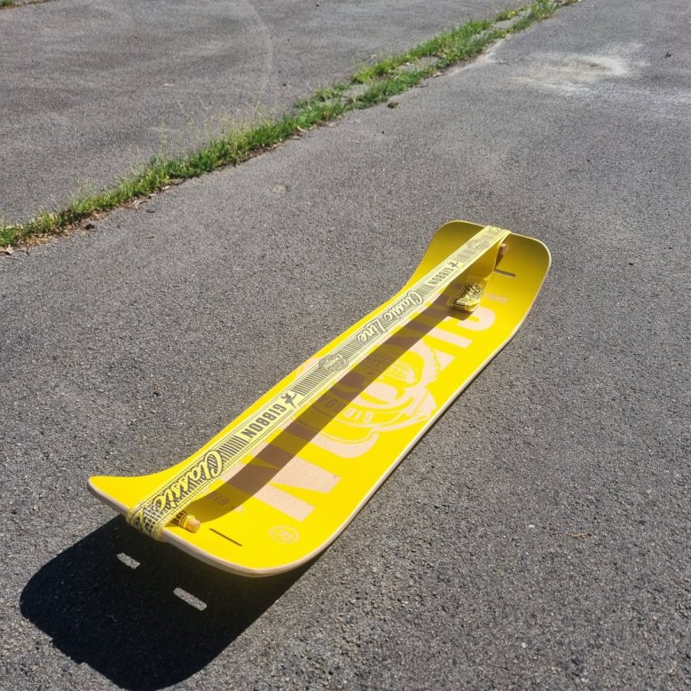 Giboard Bonzo Classic Das Giboard ist ein innovatives und kompaktes Slackline-Balanceboard das Workouts und Freizeitspaß vereint. Mit einer Länge von etwas über einem Meter ist das Board perfekt für alle Altersgruppen zugänglich und bietet dank seines Form- und Materialdesigns einen locker-leichten Hüpfeffekt, der dynamische Bewegungen ermöglicht, die schonend für die Gelenke sind.