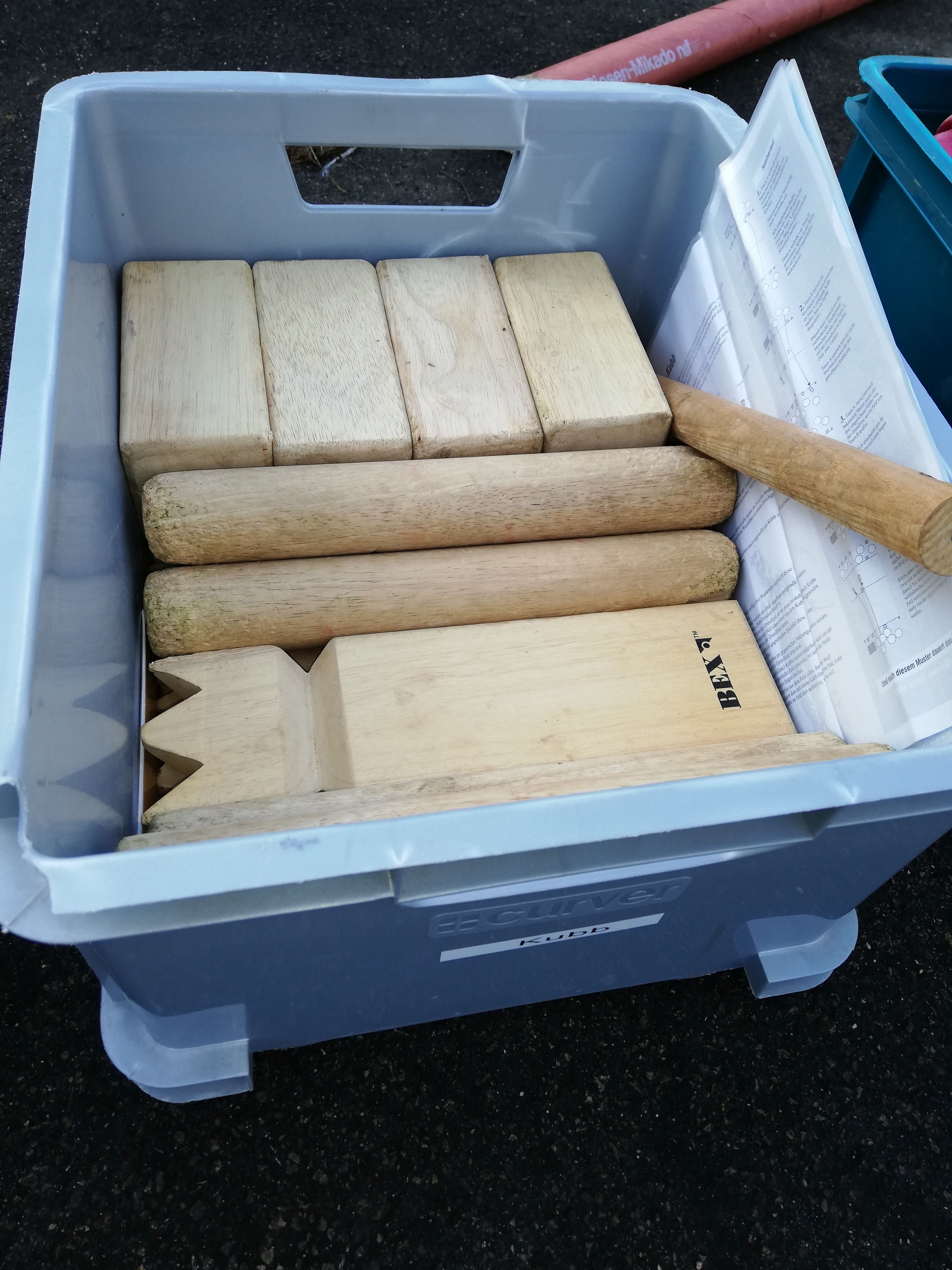 Wikingerschach (Kubb): Das Original Wikingerschach ist ein Outdoor-Geschicklichkeitsspiel mit großem Spaßfaktor. 