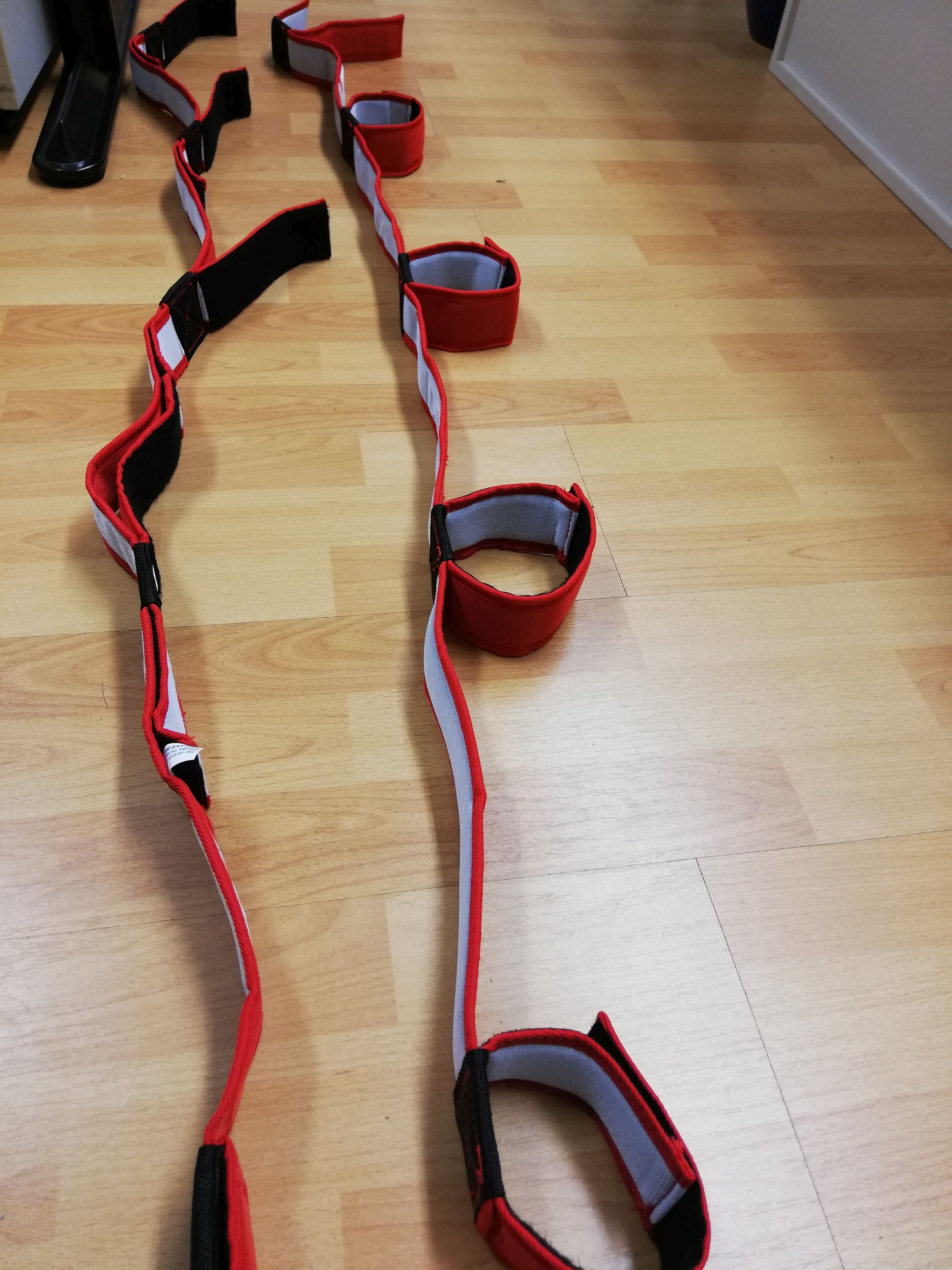 Team-Laufband: Die Team-Laufbänder sind mit jeweils 5 Klettmanschetten versehen. 