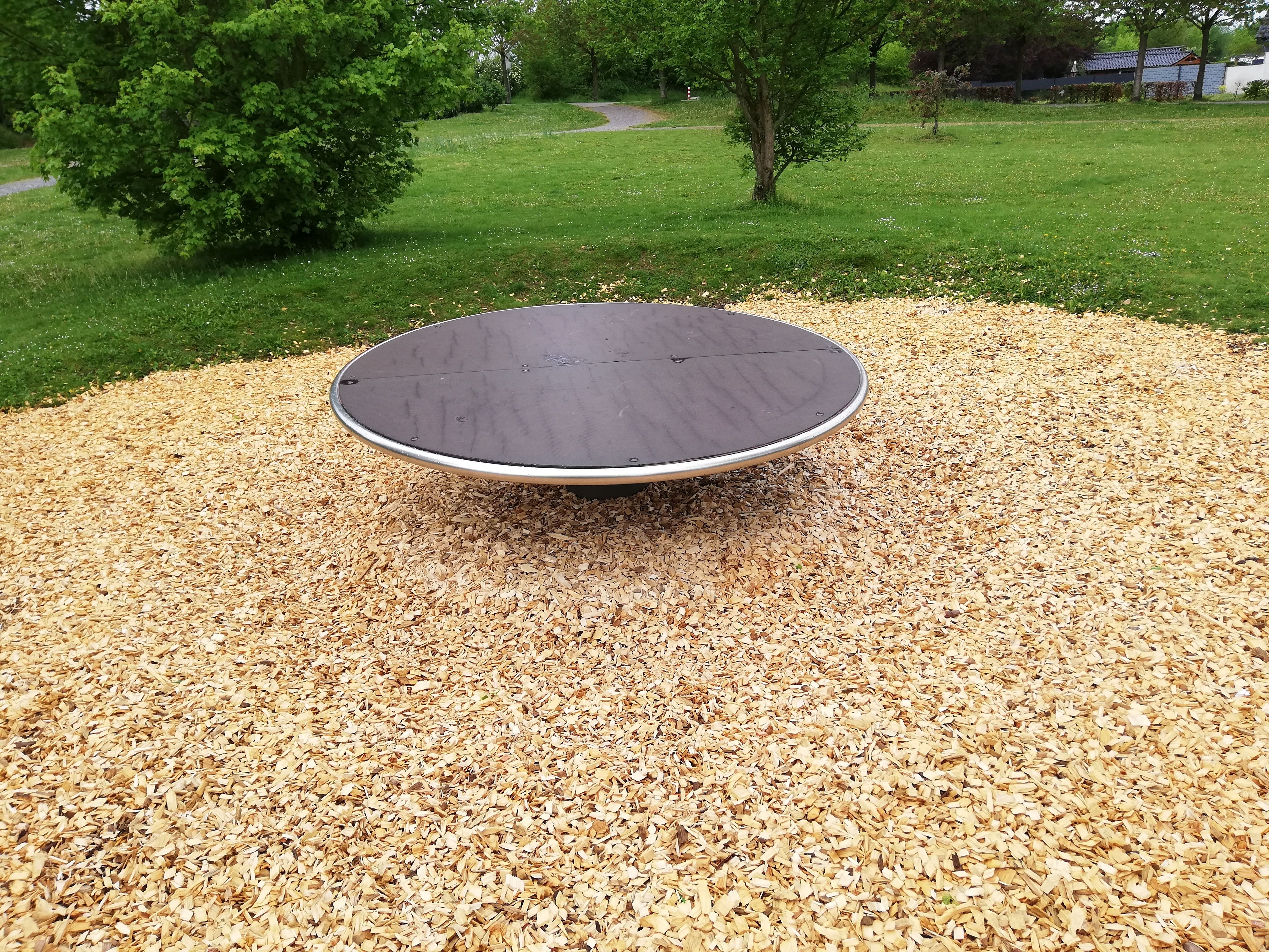 Balancierkreis auf dem Spielplatz in Borschemich