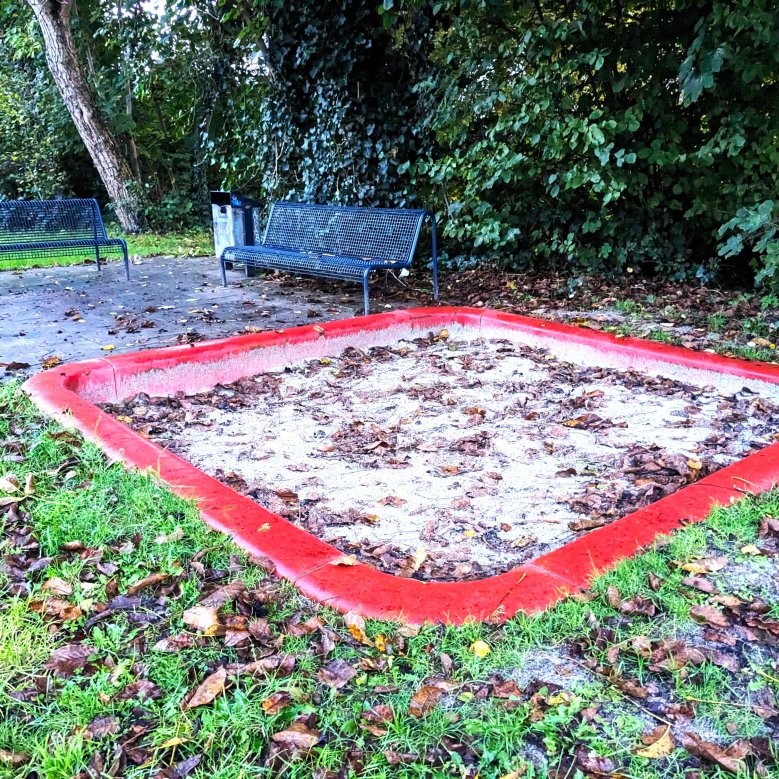 Spielgeräte auf dem Spielplatz Buscherkamp/ Allensteiner Straße