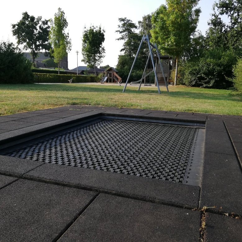 Spielgeräte auf dem Spielplatz Etgenbuscher Weg