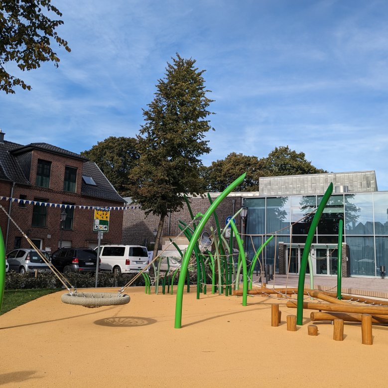 Spielgeräte auf dem Spielplatz Franziskanerplatz