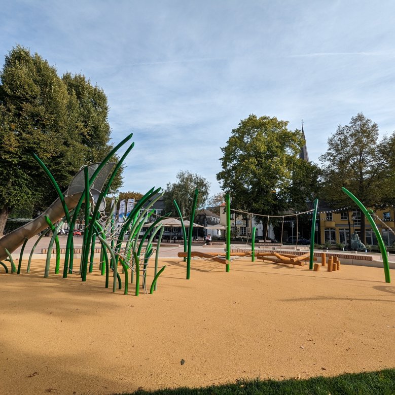 Spielgeräte auf dem Spielplatz Franziskanerplatz