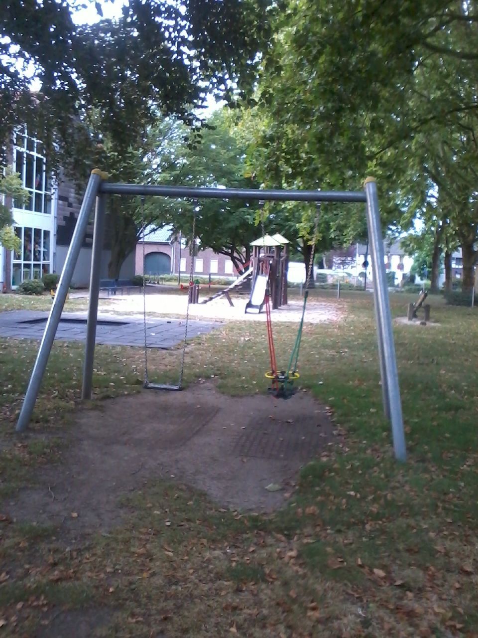 Spielgeräte auf dem Spielplatz In der Schlei