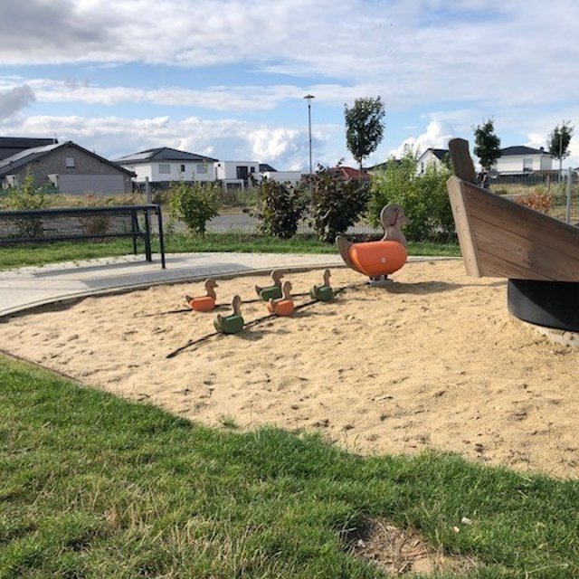 Spielgeräte auf dem Spielplatz Keyenberg (neu)