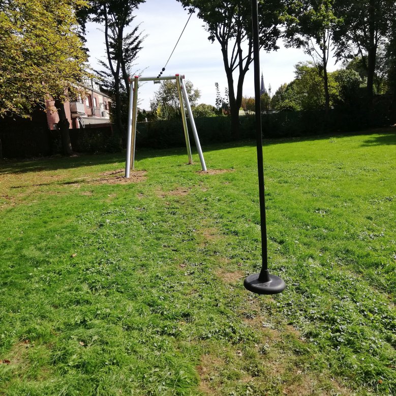 Spielgeräte auf dem Spielplatz an der Stettiner Straße