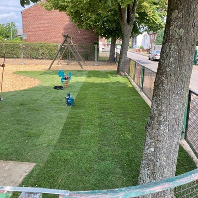 Spielgeräte auf dem Spielplatz Gerderath, Vossemer Straße