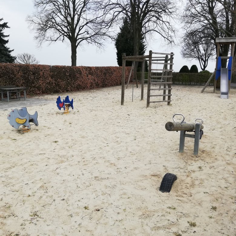 Spielgeräte auf dem Spielplatz am Wilhelm-Ohlert-Weg