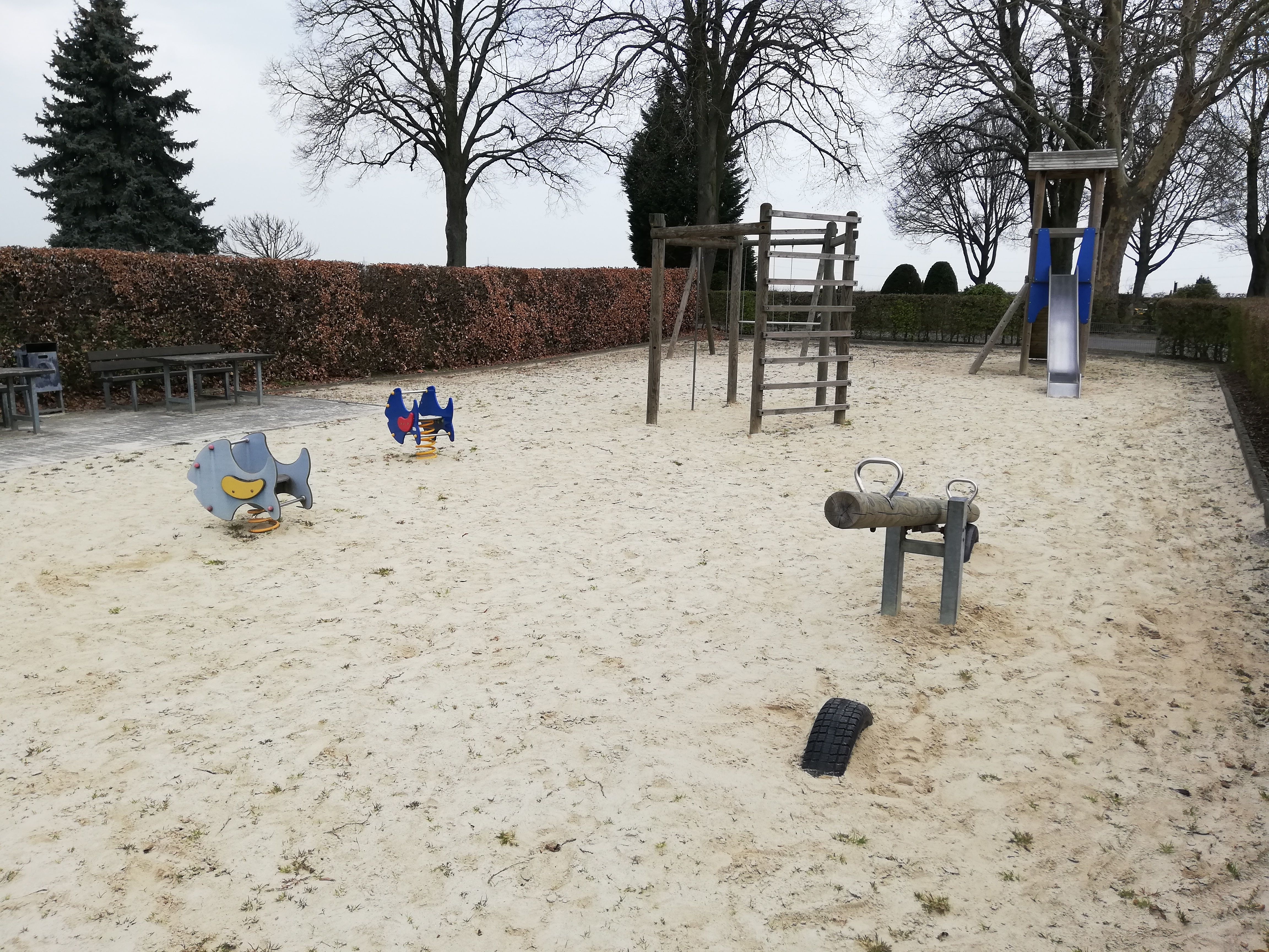 Spielgeräte auf dem Spielplatz am Wilhelm-Ohlert-Weg