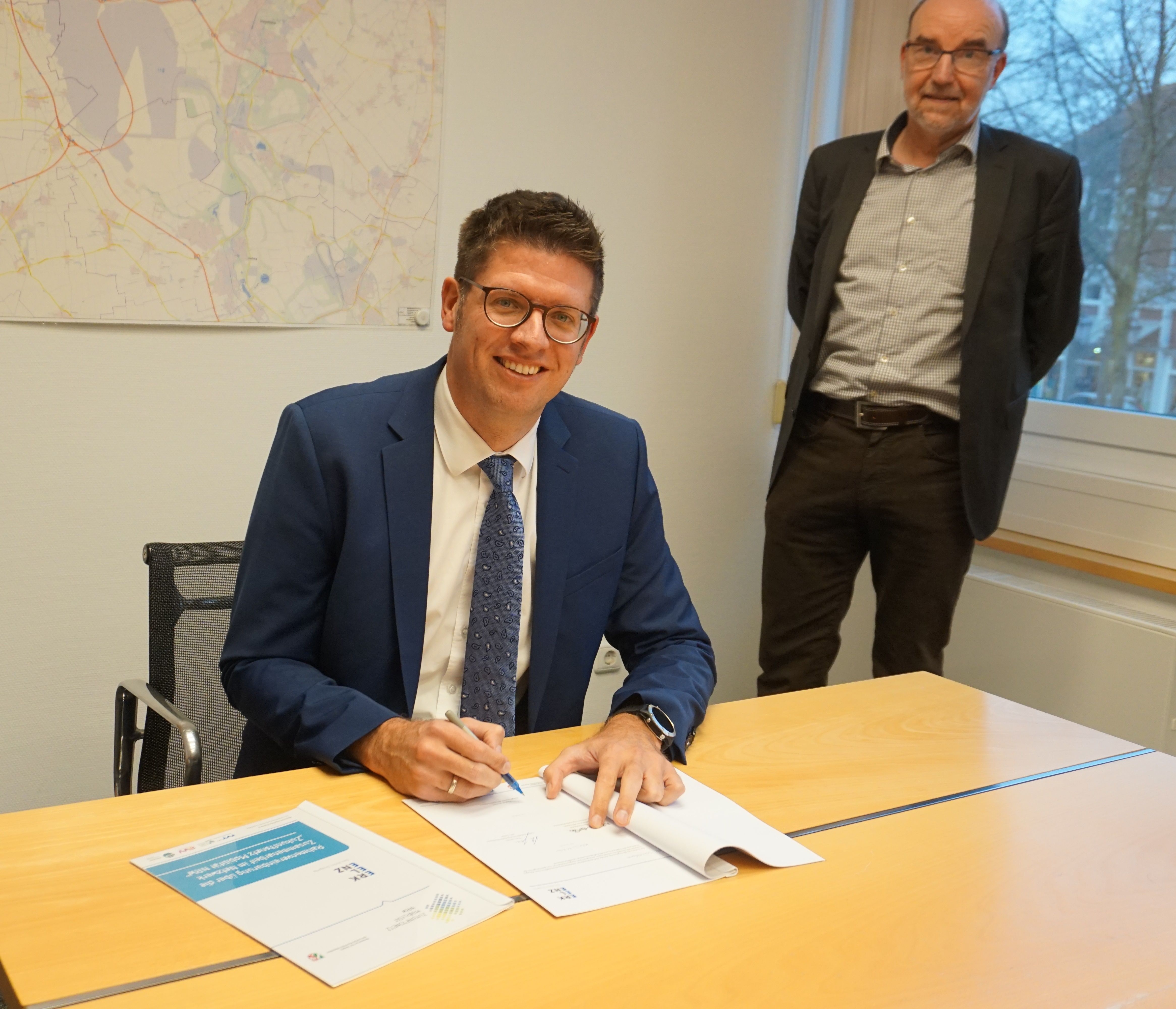 Bürgermeister Stephan Muckel und Technischer Beigeordneter Ansgar Lurweg