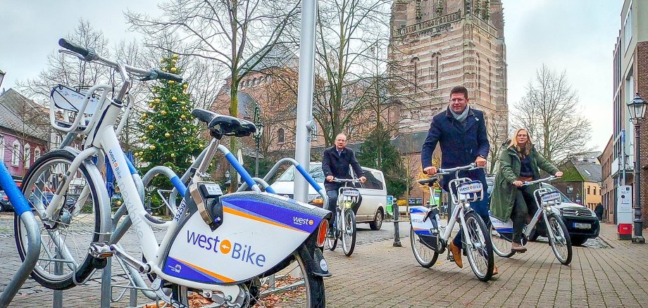 Muckel, Stoffels und Winkens testen die westBikes