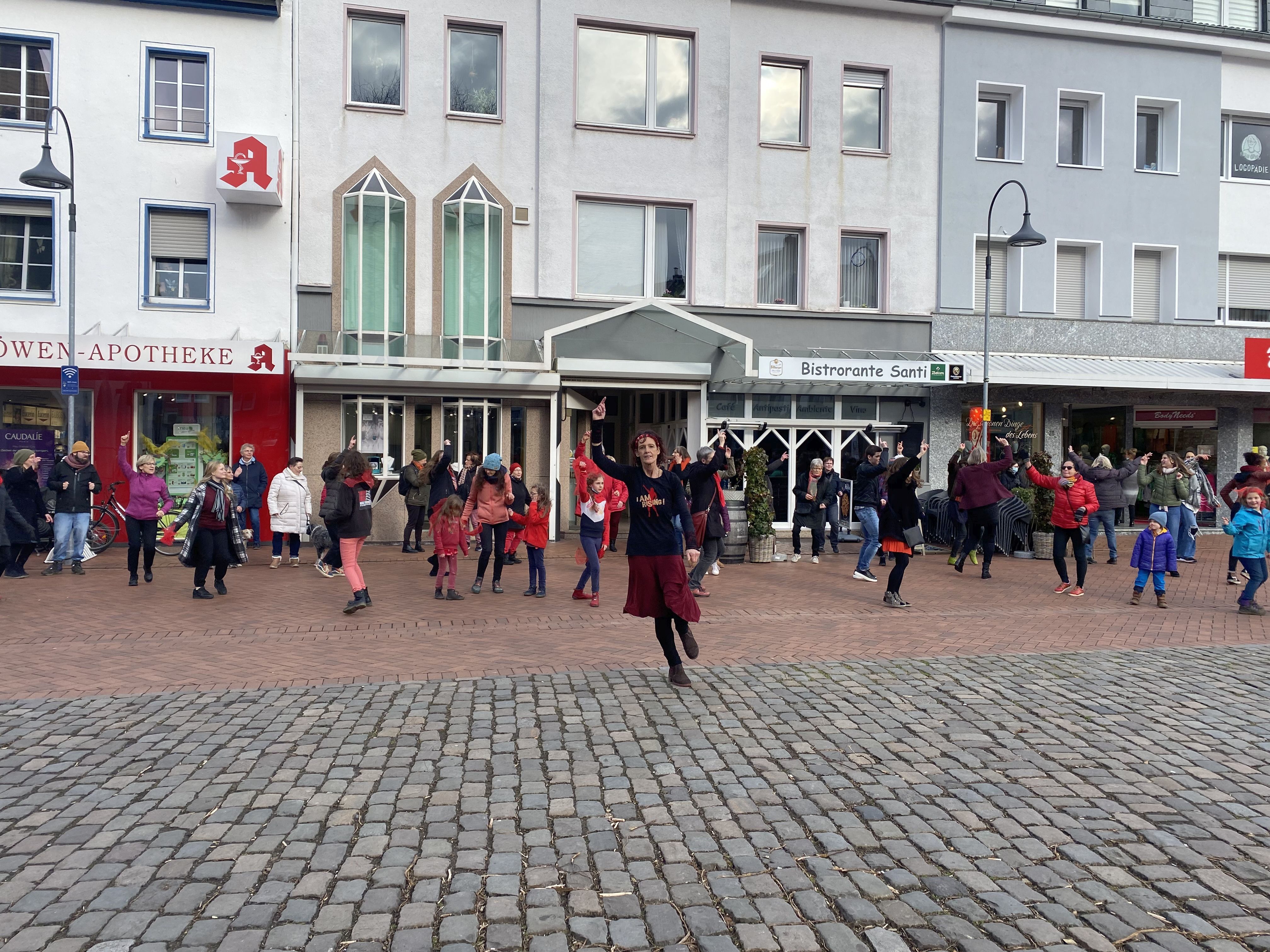 „One Billion Rising“ in Erkelenz – Tanzen für ein Ende der Gewalt gegen Frauen