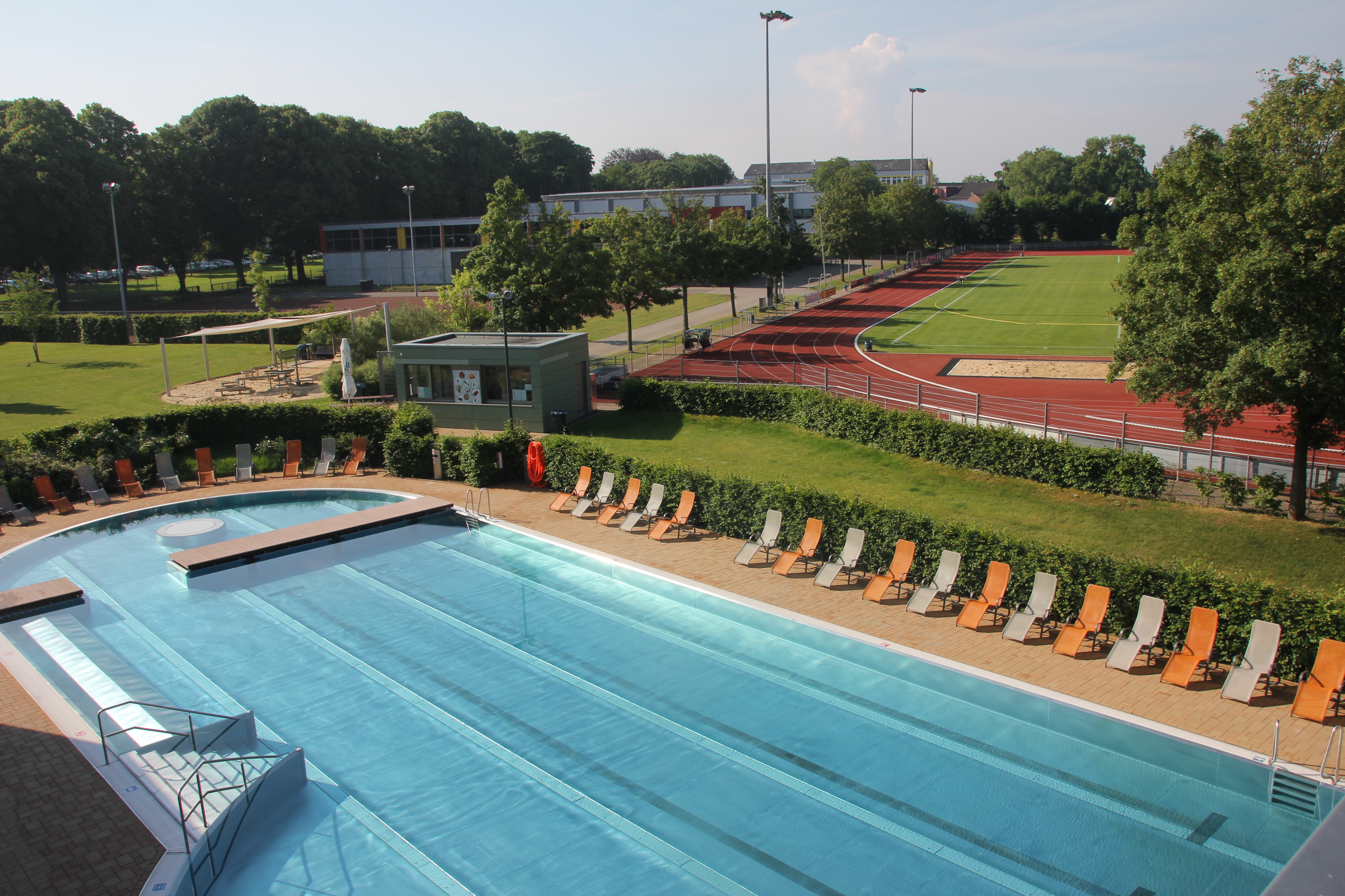 Sportplatz Schwimmbad