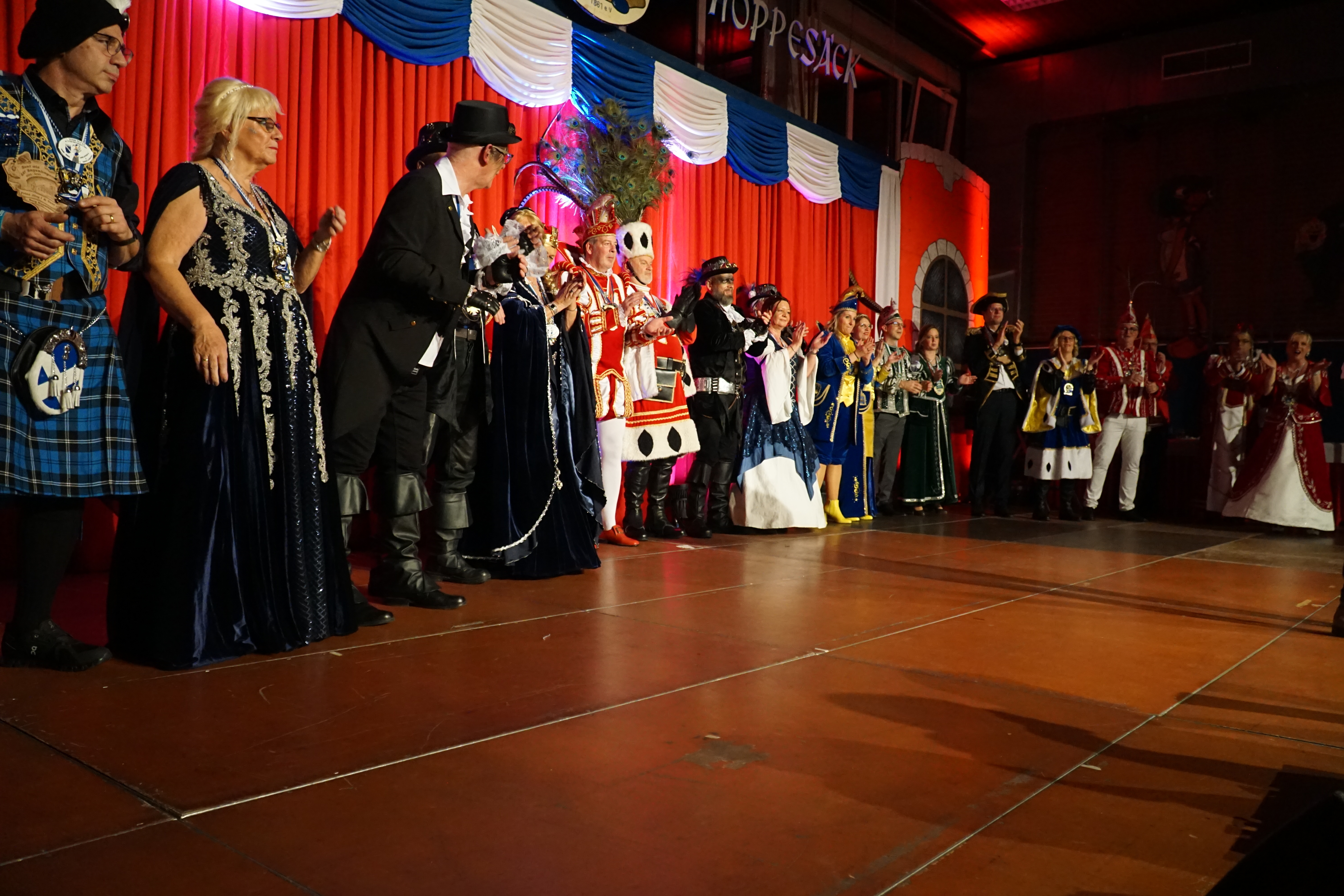 Gute Stimmung bei den Tollitäten des Erkelenzer Stadtgebiets.