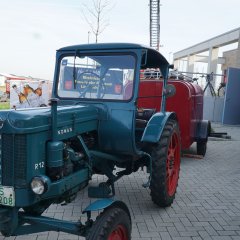 Ein historisches Fahrzeug aus dem Feuerwehrmuseum Lövenich wurde ausgestellt.