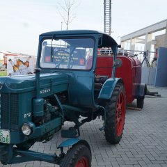 Ein historisches Fahrzeug aus dem Feuerwehrmuseum Lövenich wurde ausgestellt.