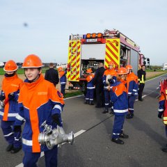 Die Jugendfeuerwehr machte eine Übung.