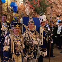Die Erkelenzer Karnevalsgesellschaft stellt in diesem Jahr wie zwei weitere Gesellschaften ein rein weibliches Dreigestirn: Prinz Uschi I, Jungfrau Bozena und Bauer Maren.