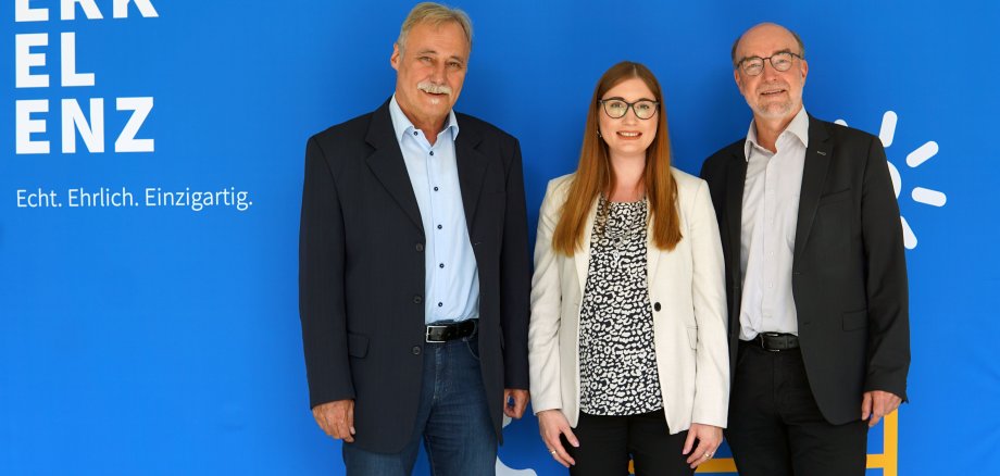 Stefan Heinrichs mit Nachfolgerin Anja Minkenberg und Dezernatsleitung Ansgar Lurweg.