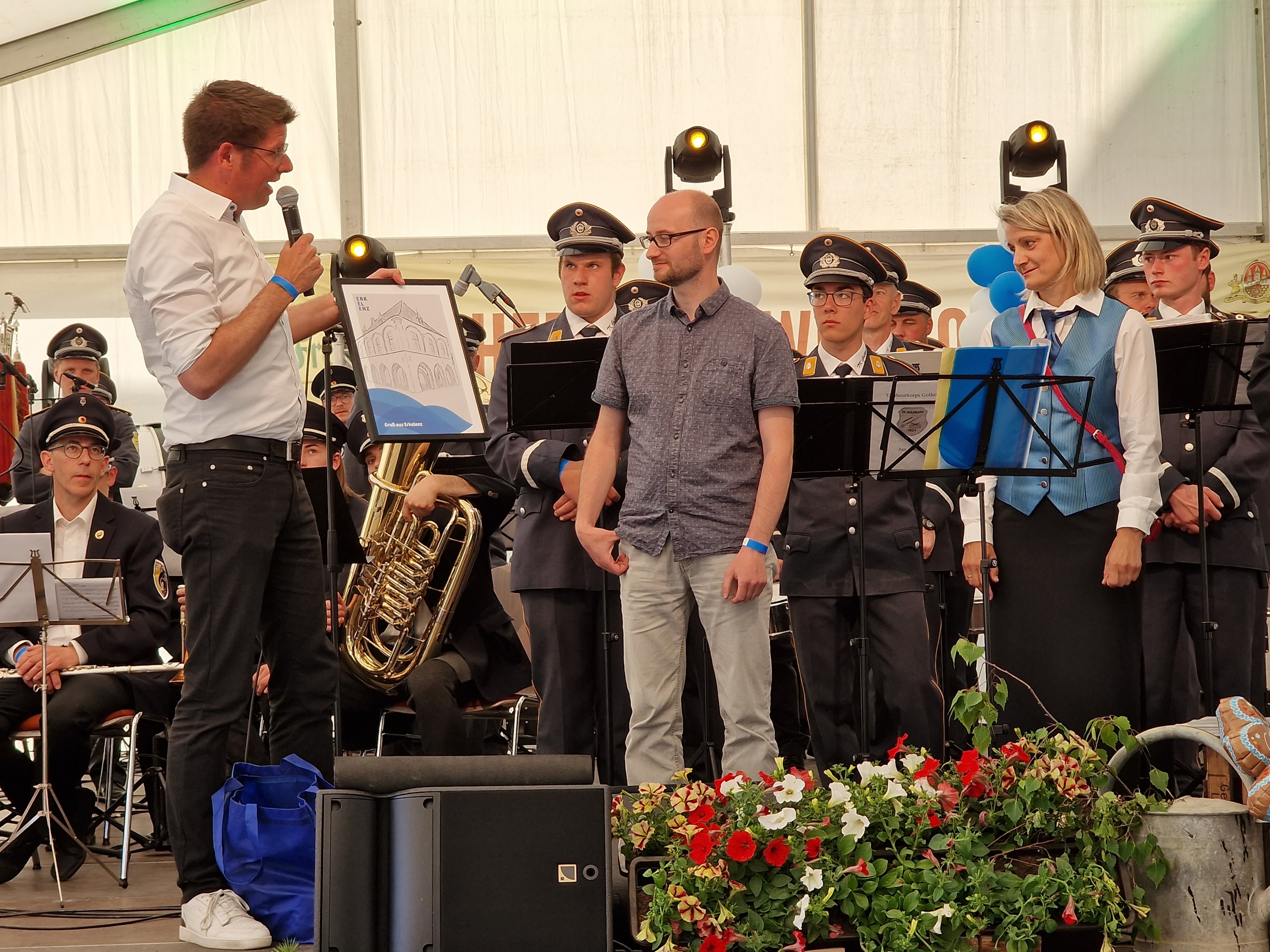 Bürgermeister Stephan Muckel auf der Bühne