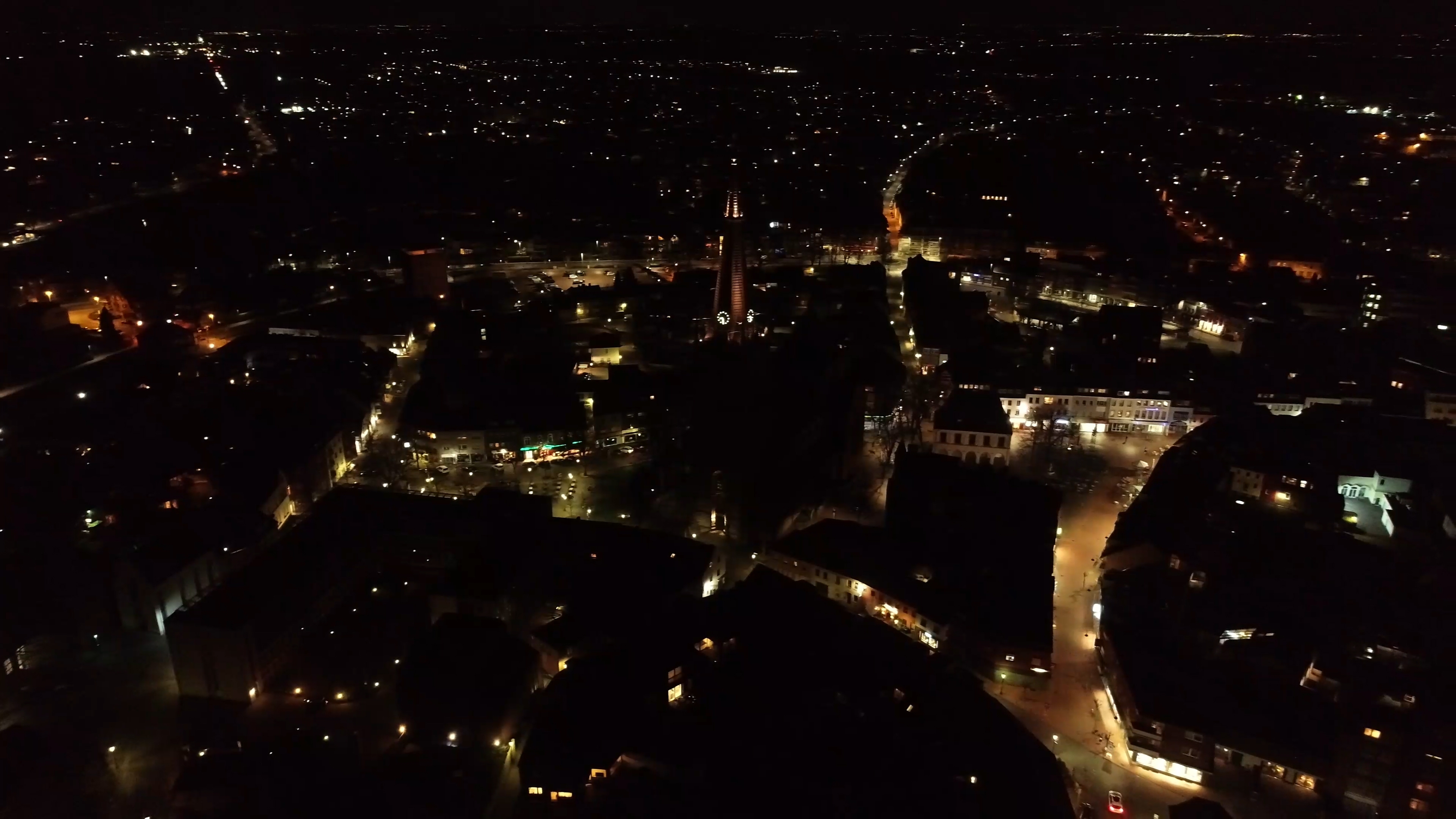 Erkelenz von oben im Dunkeln