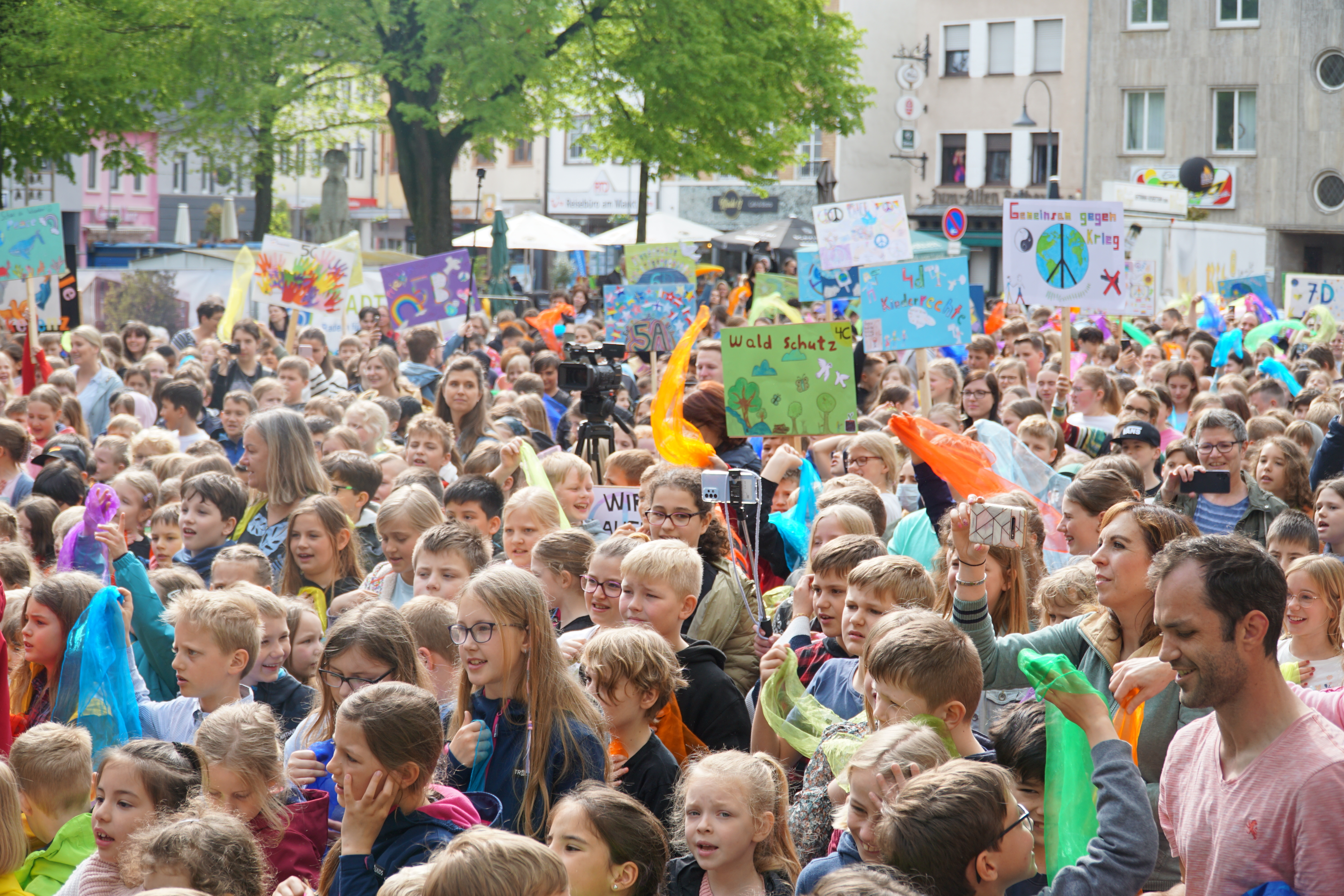 Über 1500 Schülerinnen und Schüler auf dem Erkelenzer Marktplatz