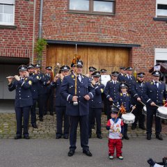 Tambourcorps Golkrath spielt während Feier