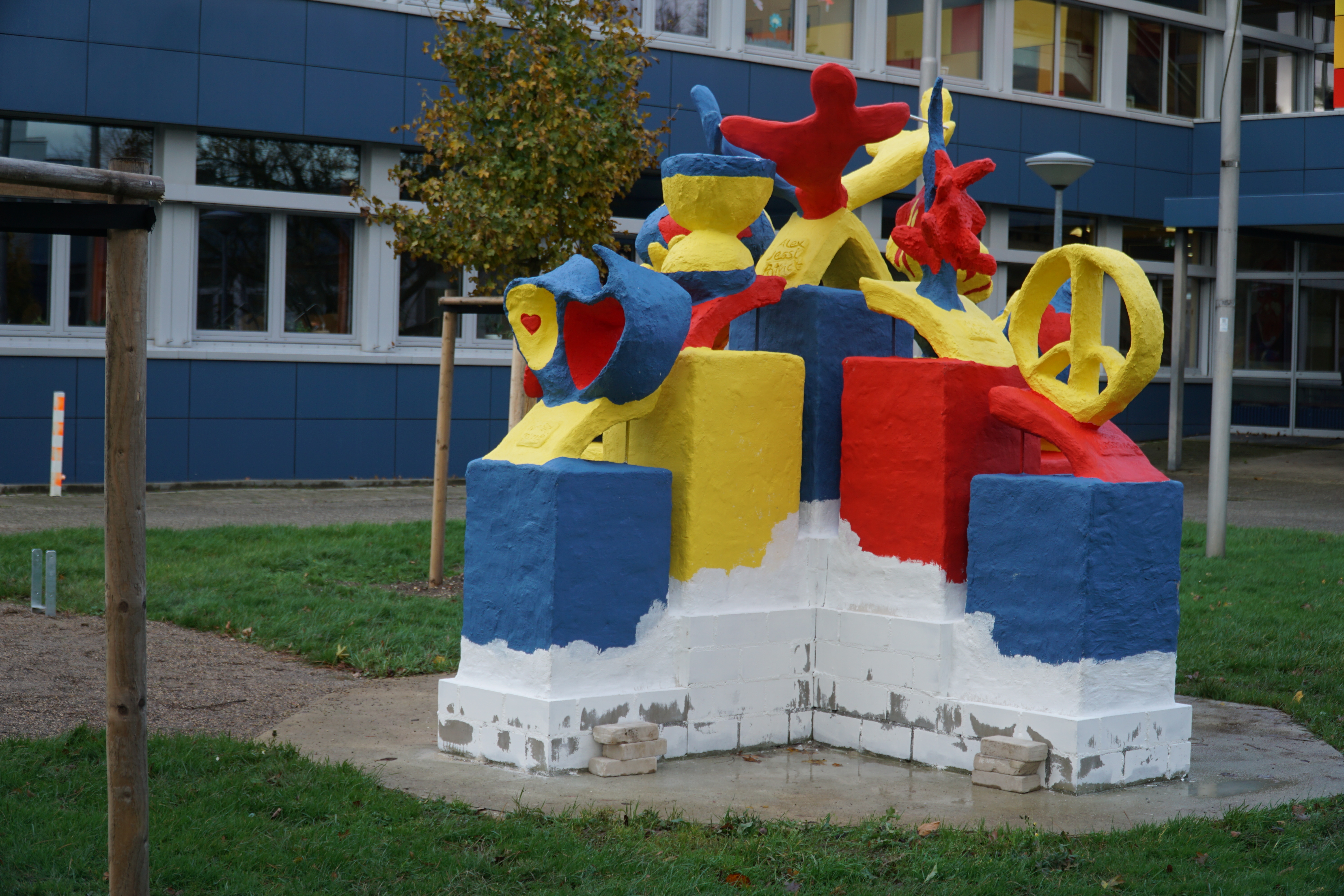 Eine Europa-Skulptur wurde feierlich enthüllt.