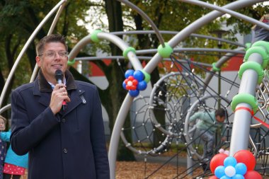 Bürgermeister Stephan Muckel während der Eröffnung des Grünrings