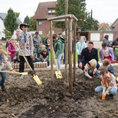 Pfadfinder Erkelenz übernehmen Baumpatenschaft