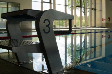 Schwimmbecken