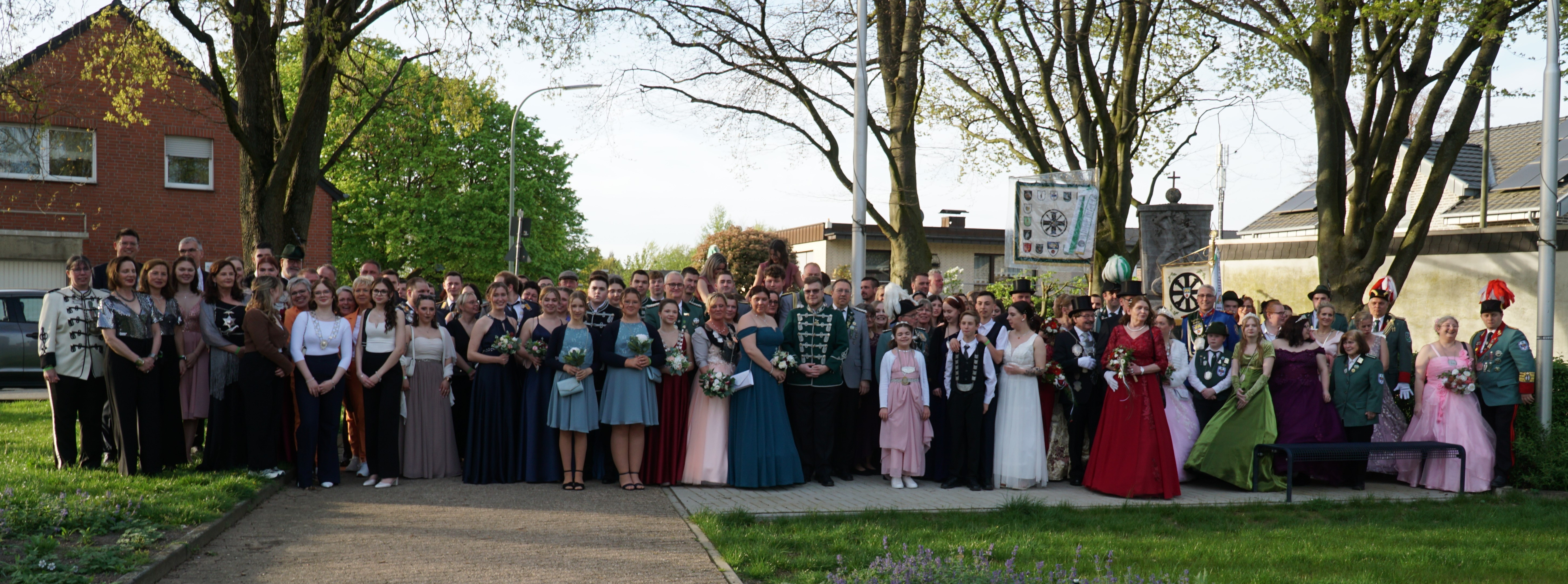Gruppenfoto Majesten und Minister Schützenbruderschaften