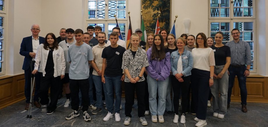 Gruppenfoto mit neuen Azubis
