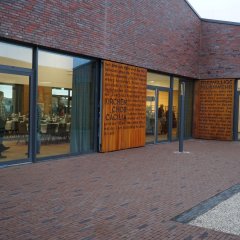 Innenhof Mehrzweckhalle Keyenberg (neu)