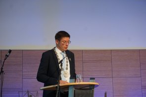 Bürgermeister Stephan Muckel während seiner Rede zum Neujahrsempfang