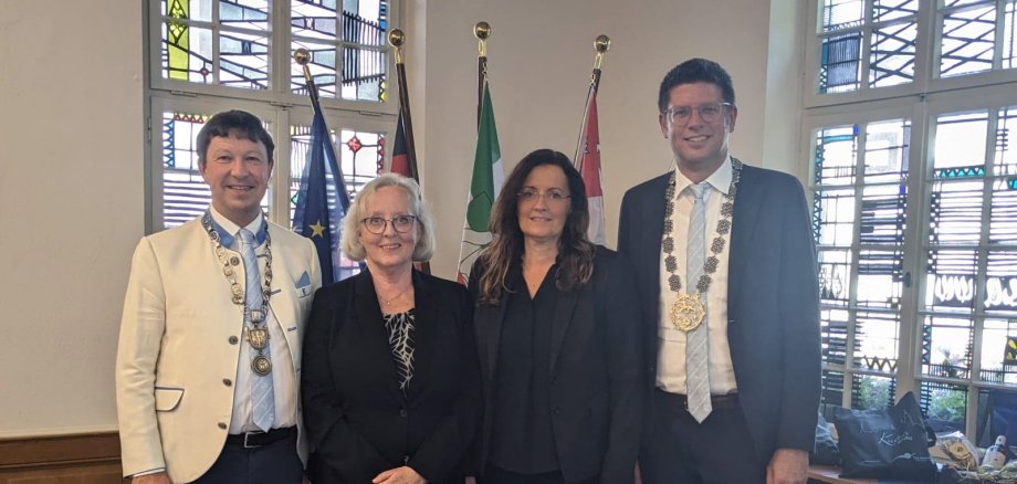 Bad Windsheims Bürgermeister Jürgen Heckel, Erkelenzer Komiteevorsitzende Maria Sprenger, Bad Windsheims Komiteevorsitzende Tanja Mohr, Erkelenzer Bürgermeister Stephan Muckel.