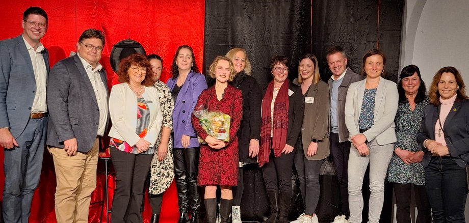 Gruppenfoto Gleichstellungsbeauftragte, Jutta Seifert, Bürgermeisterinnen und Bürgermeister