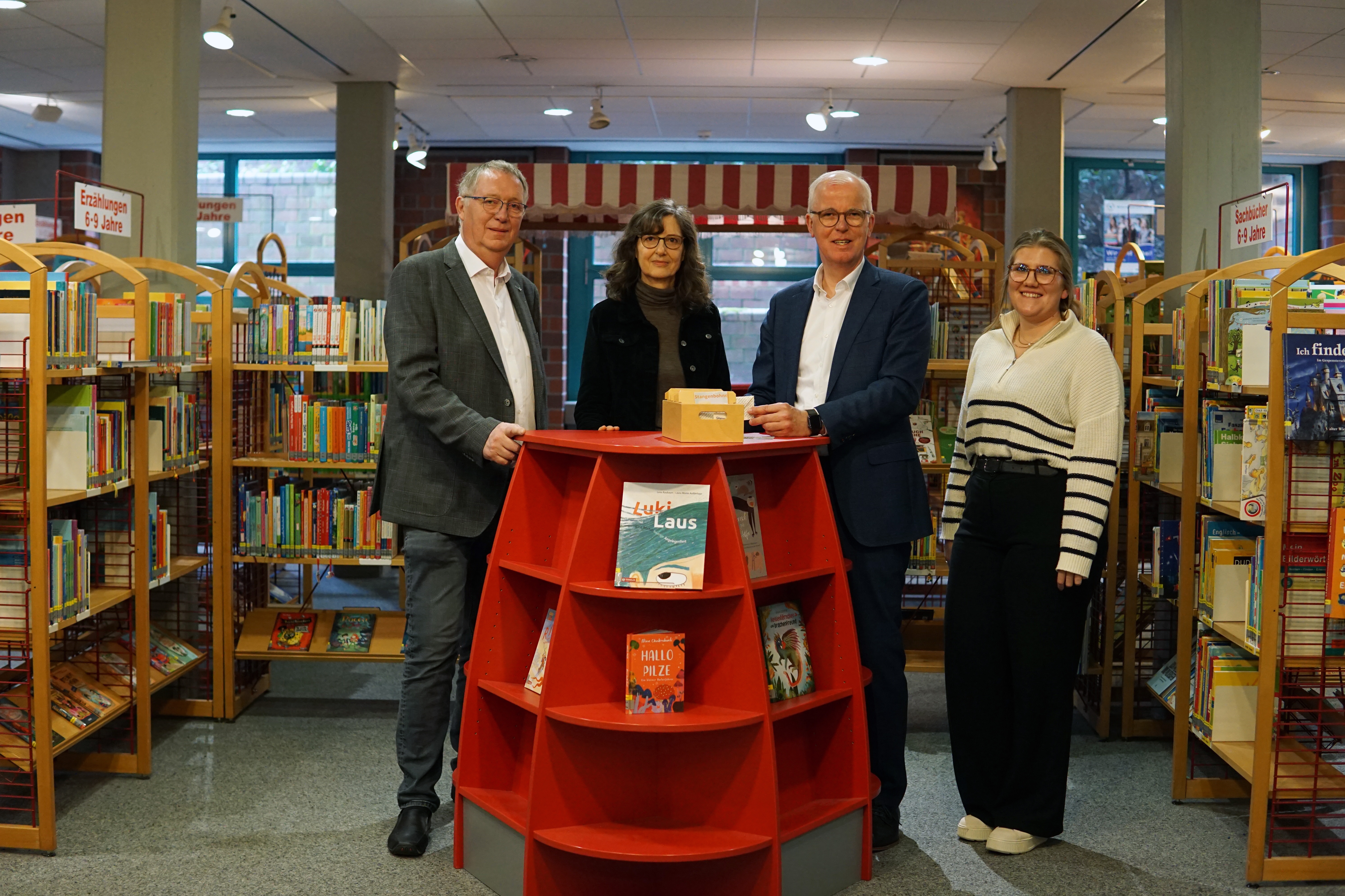Gruppenfoto in der Kinderbücherei
