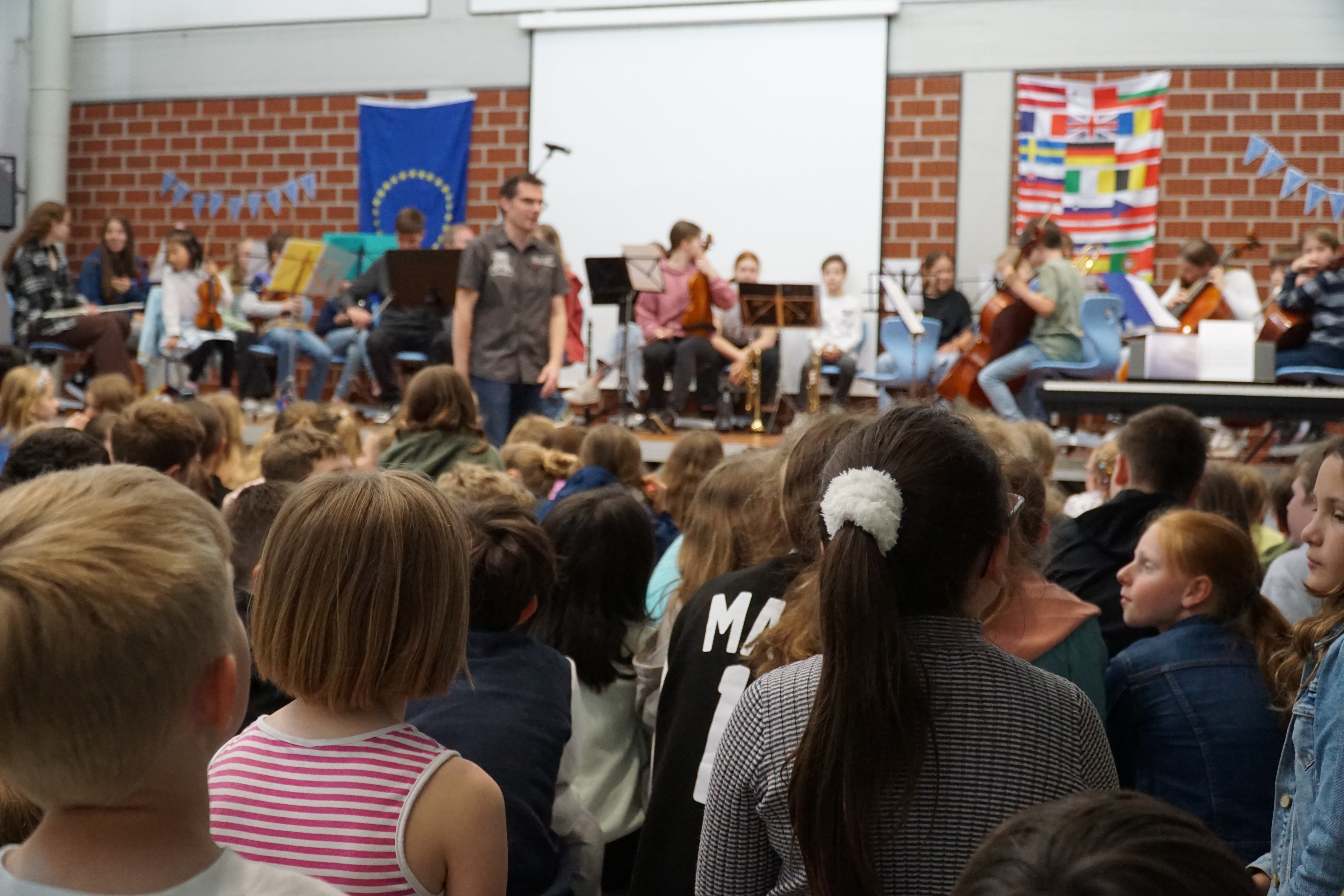 Gruppe von Kindern in der Franziskus-Grundschule