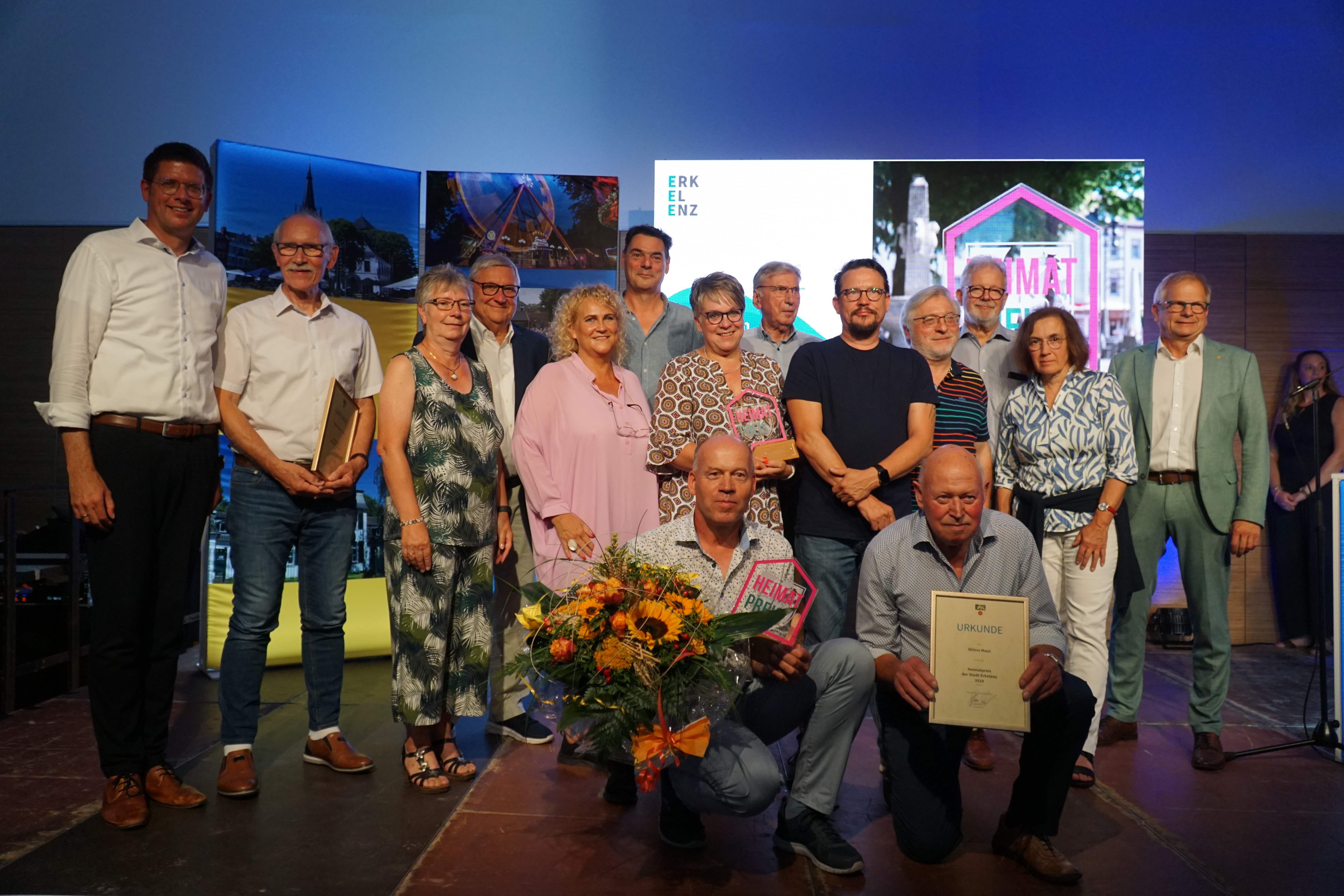 Gruppenfoto mit Heimatpreis