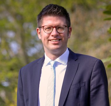 Portraitfoto Bürgermeister Stephan Muckel