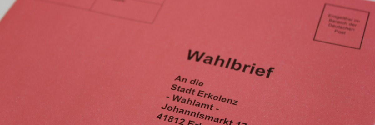 Wahlbriefumschlag, adressiert an das Wahlamt der Stadt Erkelenz