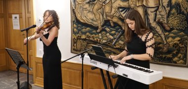 Mit Anastasiia Kovrova und Angelina Kotyk rundeten zwei ukrainische Musikerinnen das Programm der Veranstaltung ab.
