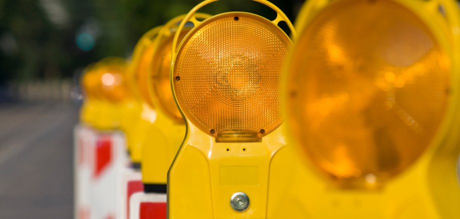 Baustellenlampen in Reihe Baustellenlampen in Reihe